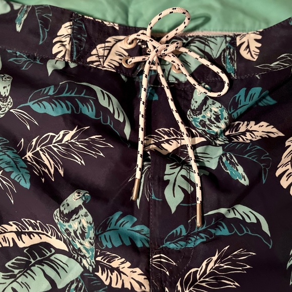 EXPRESS Tropical Print Swim Trunks - Picture 3 of 4